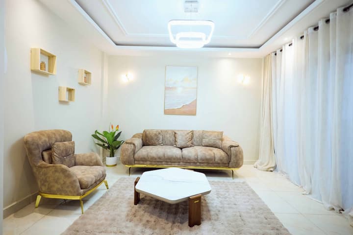 EMPIRE LUXURY HOTEL