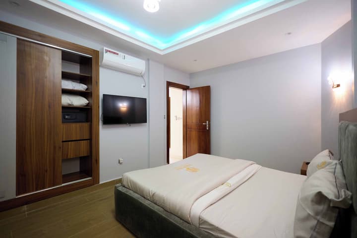 EMPIRE LUXURY HOTEL