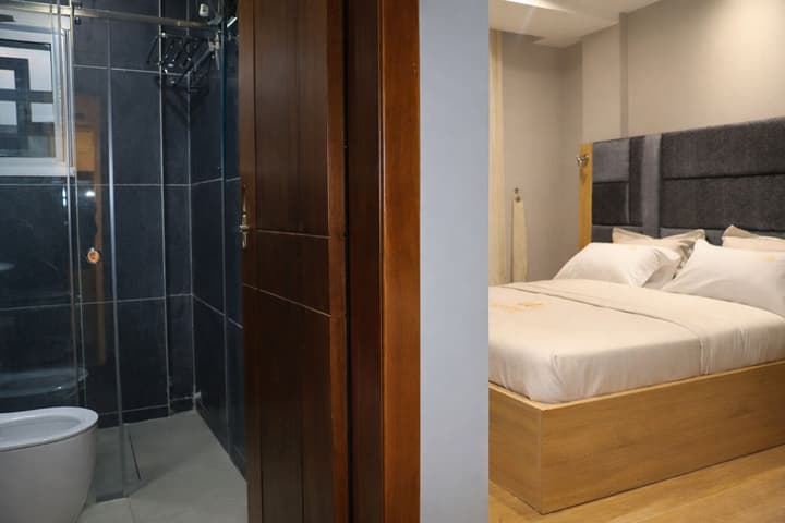 EMPIRE LUXURY HOTEL