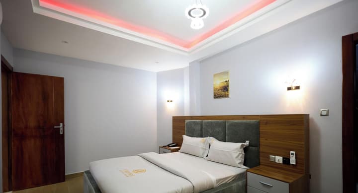 EMPIRE LUXURY HOTEL