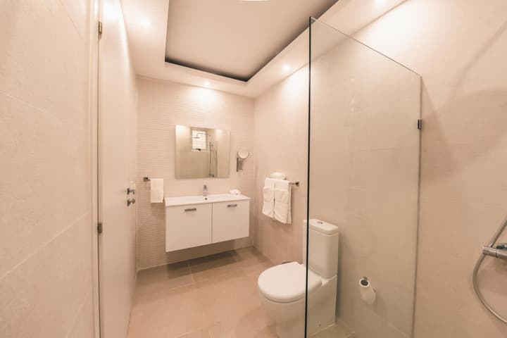 3br-penthouse w Jacuzzi Incl at Lake View