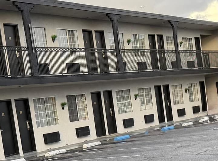 The Atlas Inn & Suites LAX