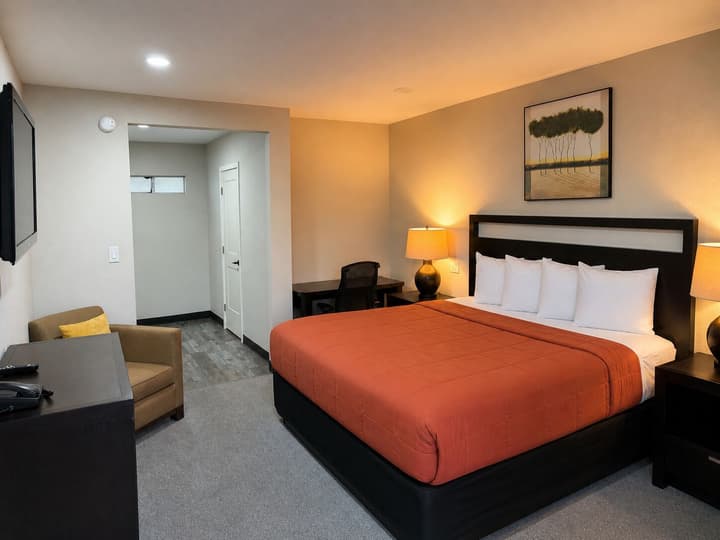The Atlas Inn & Suites LAX