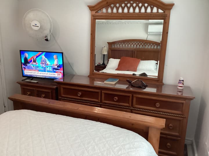 Colwin's Place B