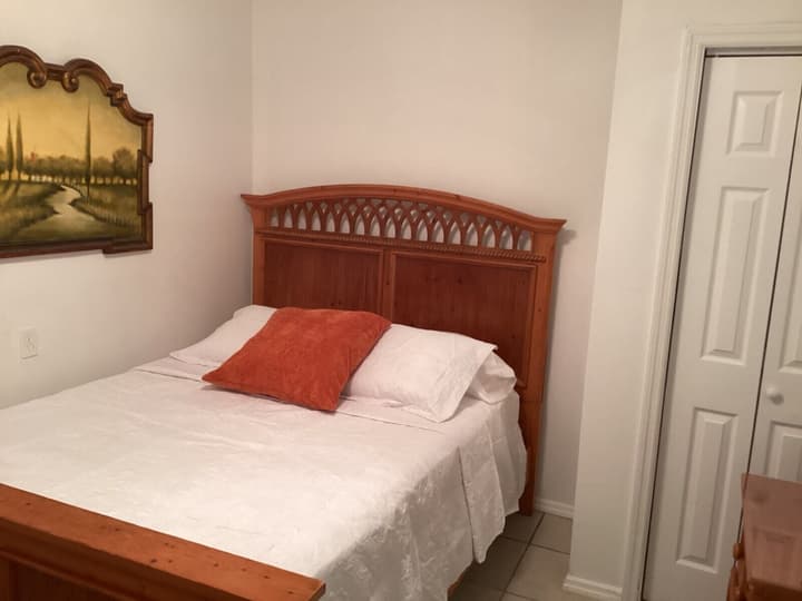 Colwin's Place B