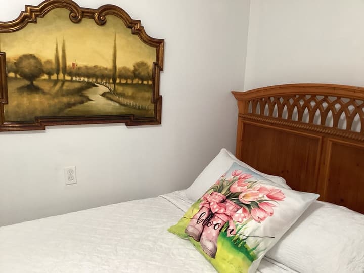 Colwin's Place B