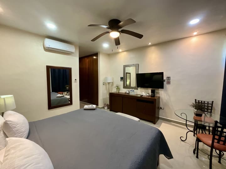El Zaguán Colonial by GuruHotel