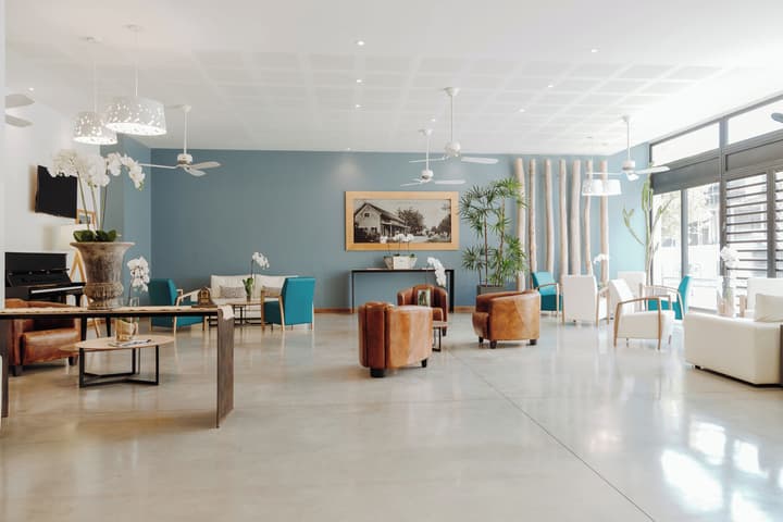 Le Saint Pierre Hotel