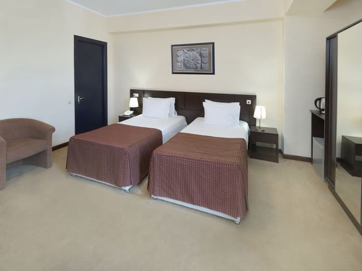 Ani Central Inn