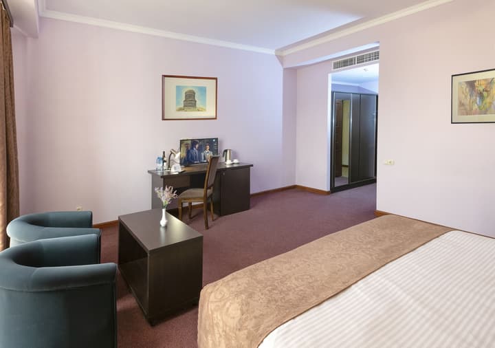 Ani Central Inn
