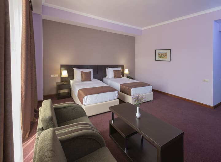 Ani Central Inn