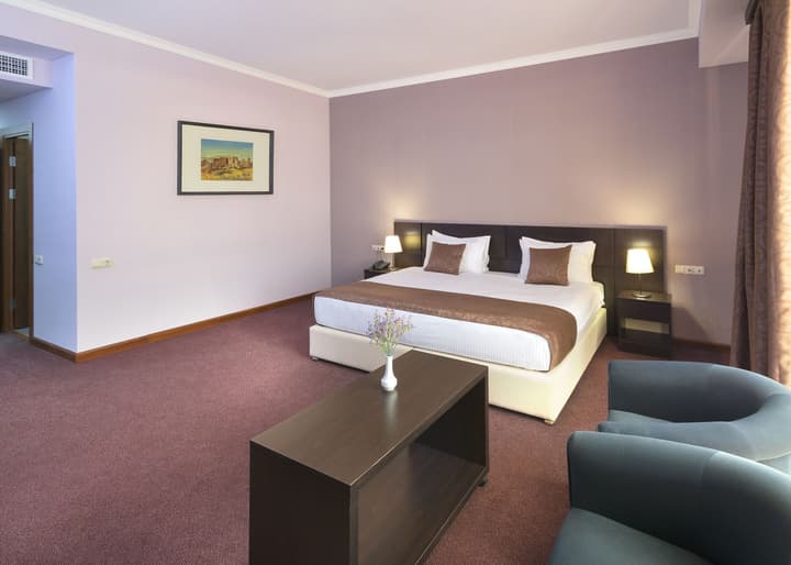 Ani Central Inn