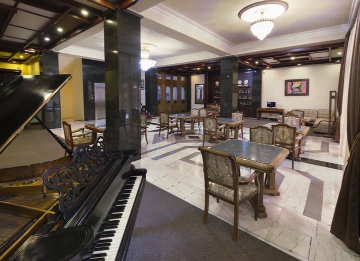 Ani Central Inn