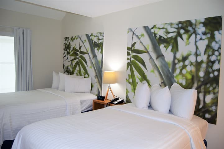 Doral Inn & Suites Miami Airport West