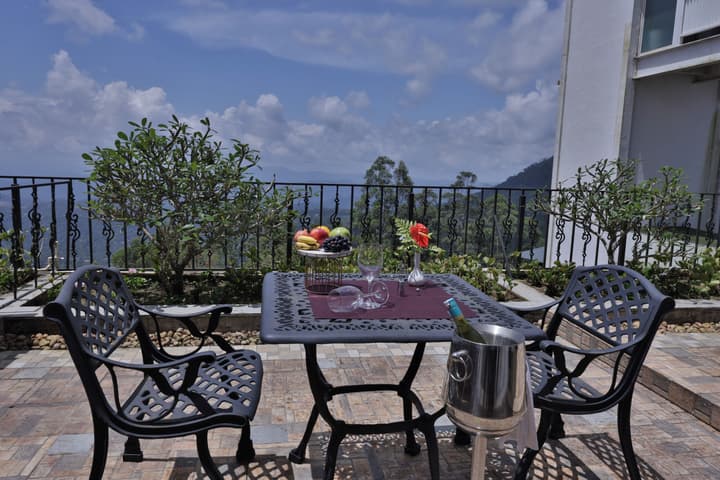 Fragrant Nature Munnar - A Classified Hotel