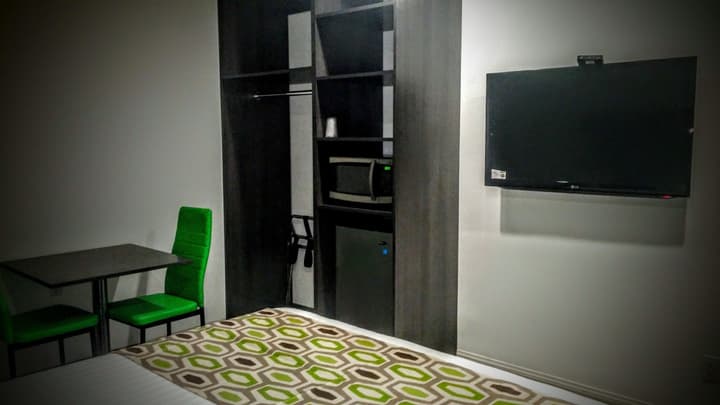 Jewel City Inn
