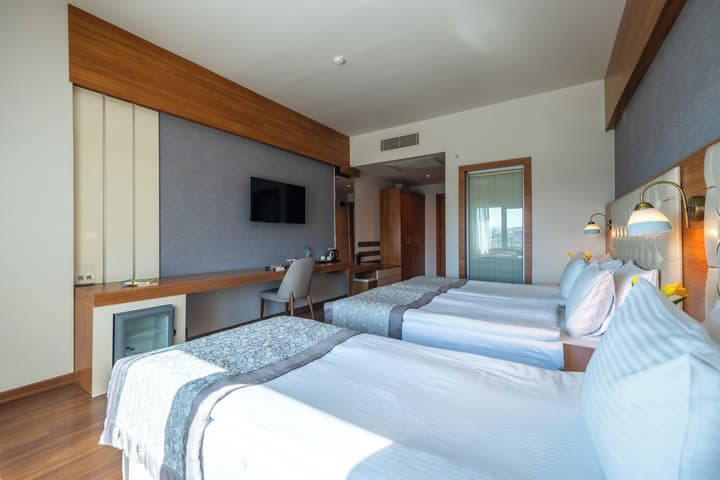 Parion Hotel