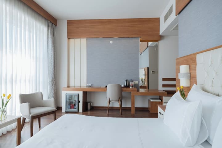 Parion Hotel