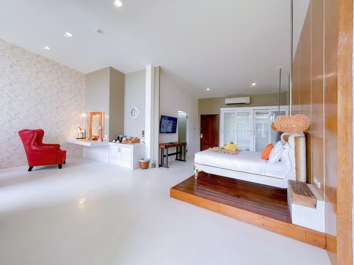 Summer Luxury Beach Resort and Spa