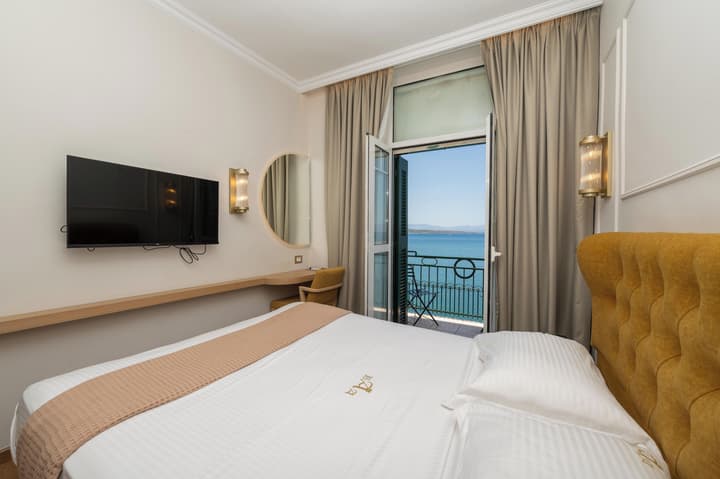 Aktaion City Hotel