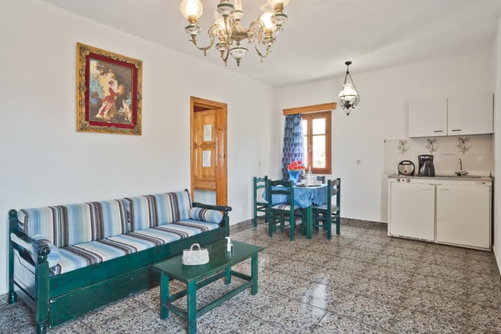 Montemar Studios & Apartments