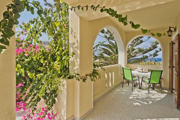 Montemar Studios & Apartments