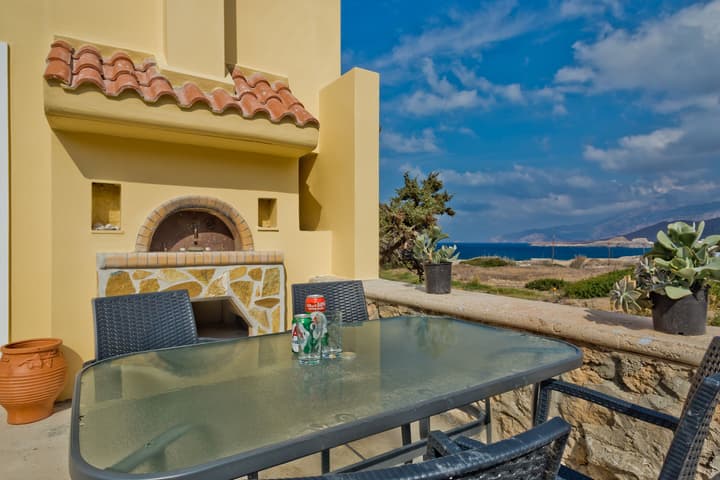 Montemar Studios & Apartments
