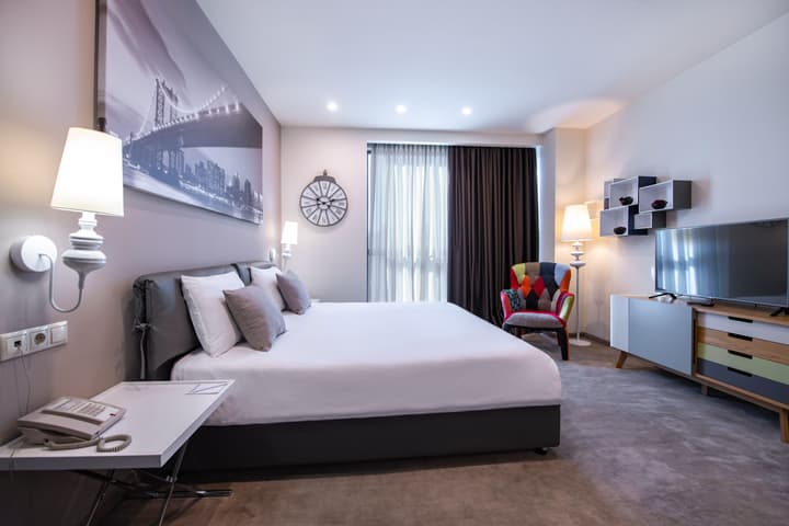 Opera Suite Hotel