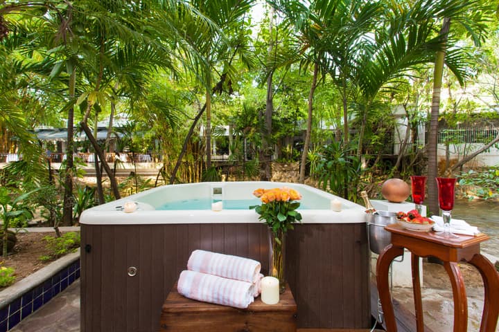 Garlands del Rio Riverside Boutique Hotel