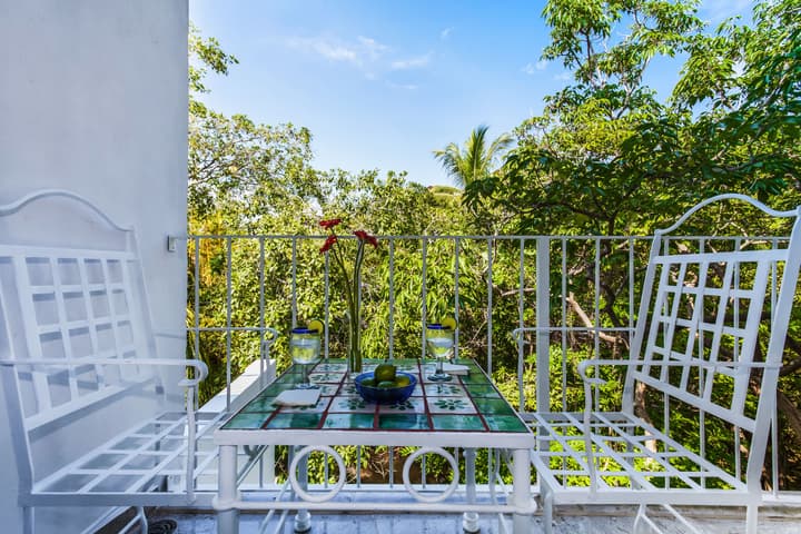 Garlands del Rio Riverside Boutique Hotel