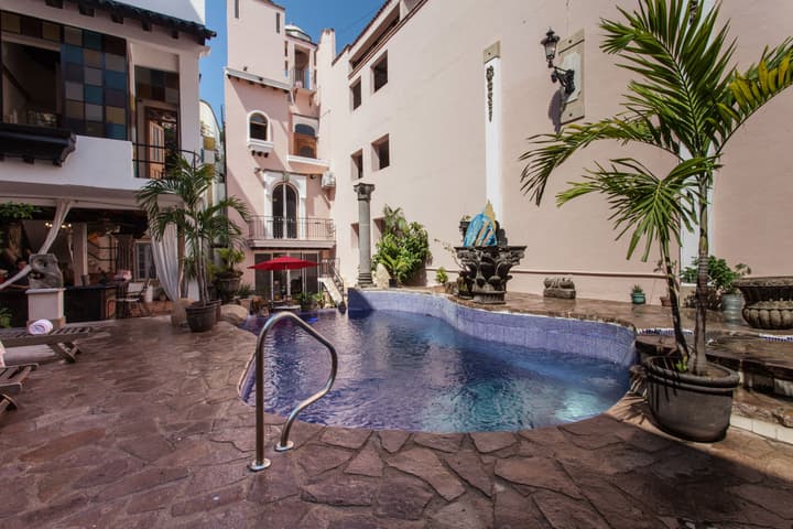 Garlands del Rio Riverside Boutique Hotel