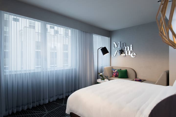 Renaissance Montreal Downtown Hotel