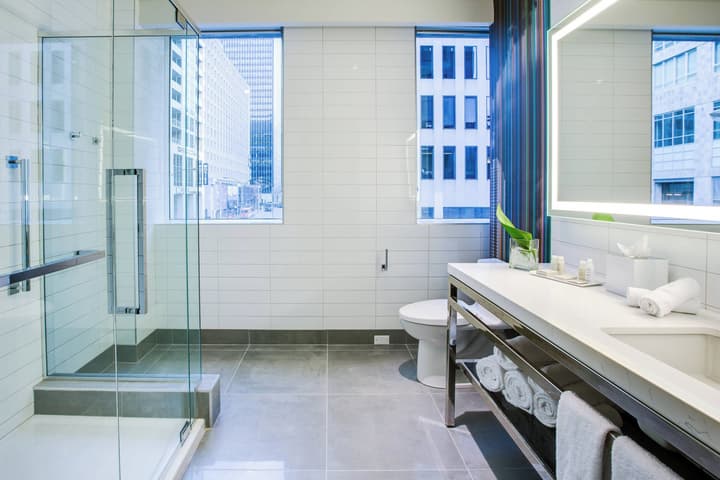 Renaissance Montreal Downtown Hotel