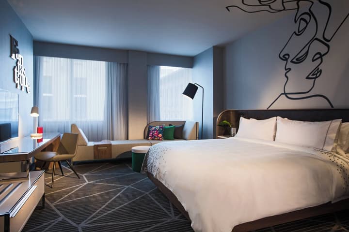 Renaissance Montreal Downtown Hotel
