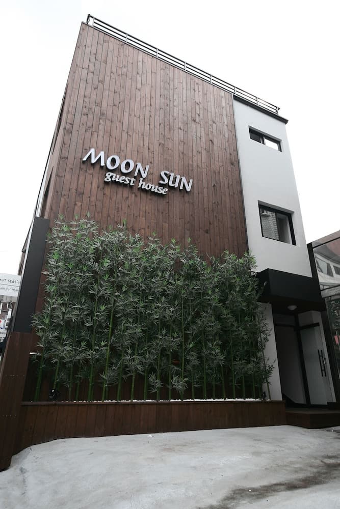 Moon Sun Guesthouse
