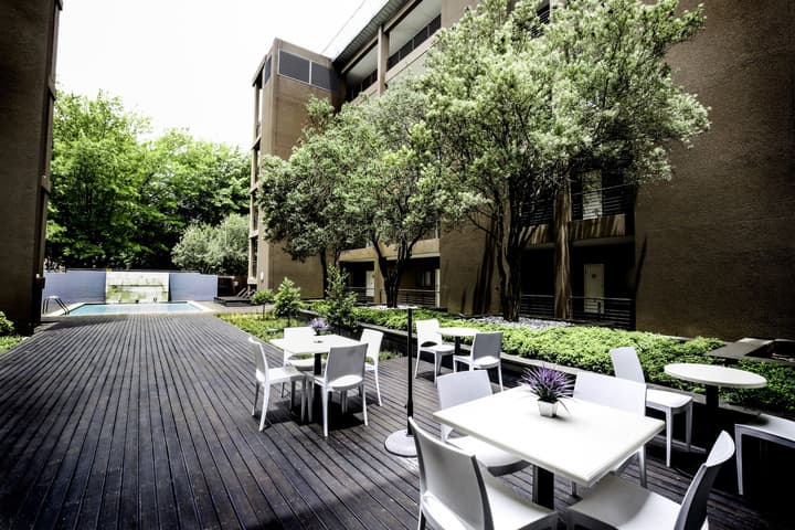 The Nicol Hotel and Apartments