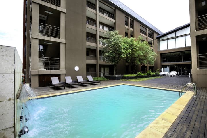 The Nicol Hotel and Apartments