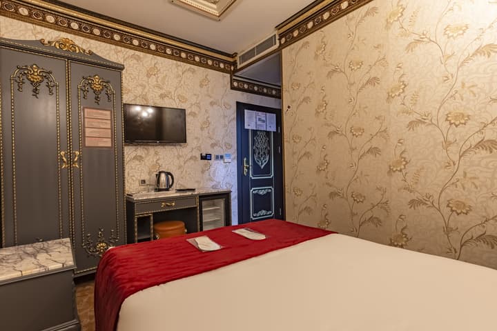 Laleli Blue Marmaray Hotel