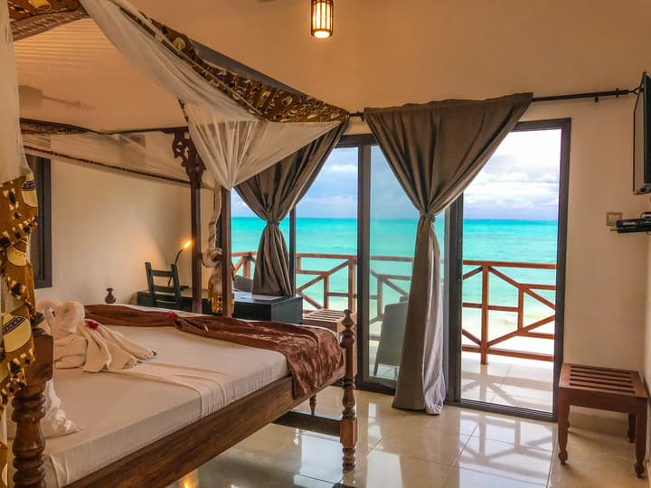 Jambiani White Sands Beach Bungalows