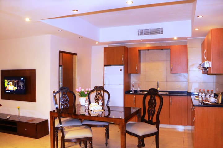 City Rose Hotel Suites