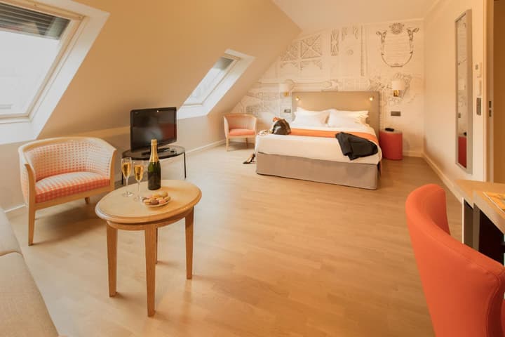 Hôtel Montbriand Antony
