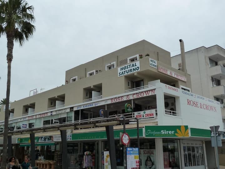 Hostal Saturno