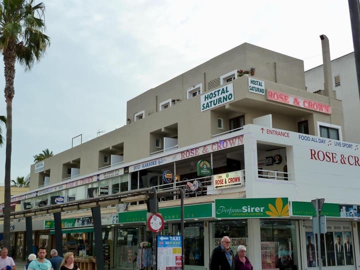 Hostal Saturno