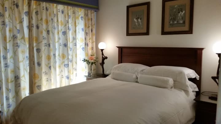 Royal Ridge Guest House and Apartments