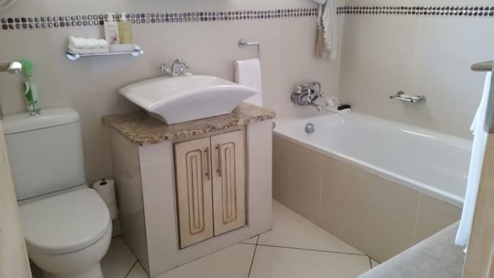 Royal Ridge Guest House and Apartments