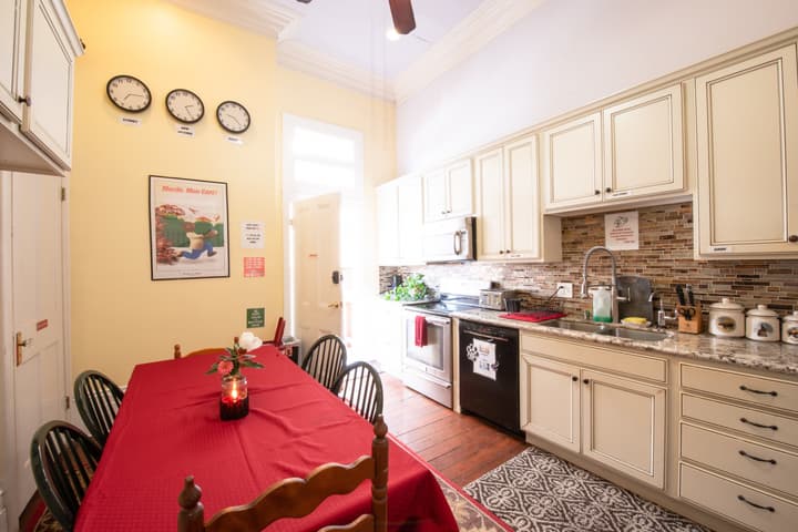 Auberge Nouvelle Orleans Hostel