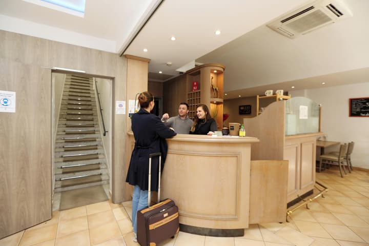BRIT HOTEL Confort Le Revest Sainte Maxime