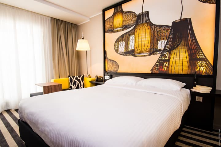 Simon Hotel