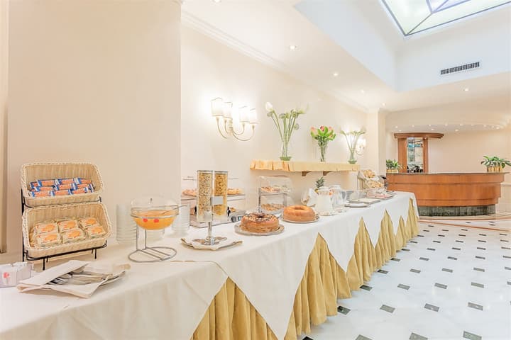 Raeli Hotel Luce