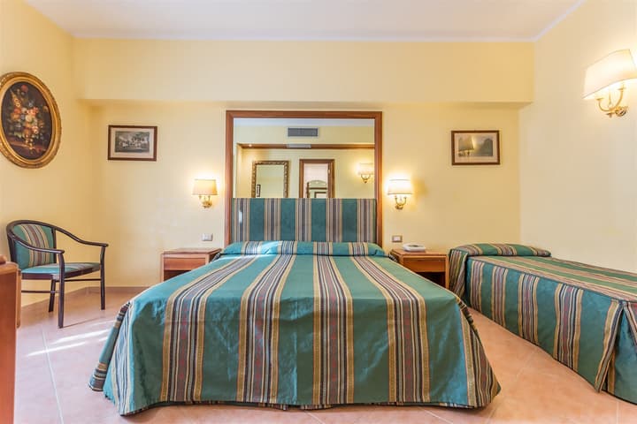 Raeli Hotel Regio